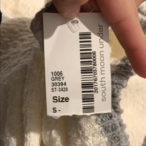 Sweater (NEVER WORN) tags still on